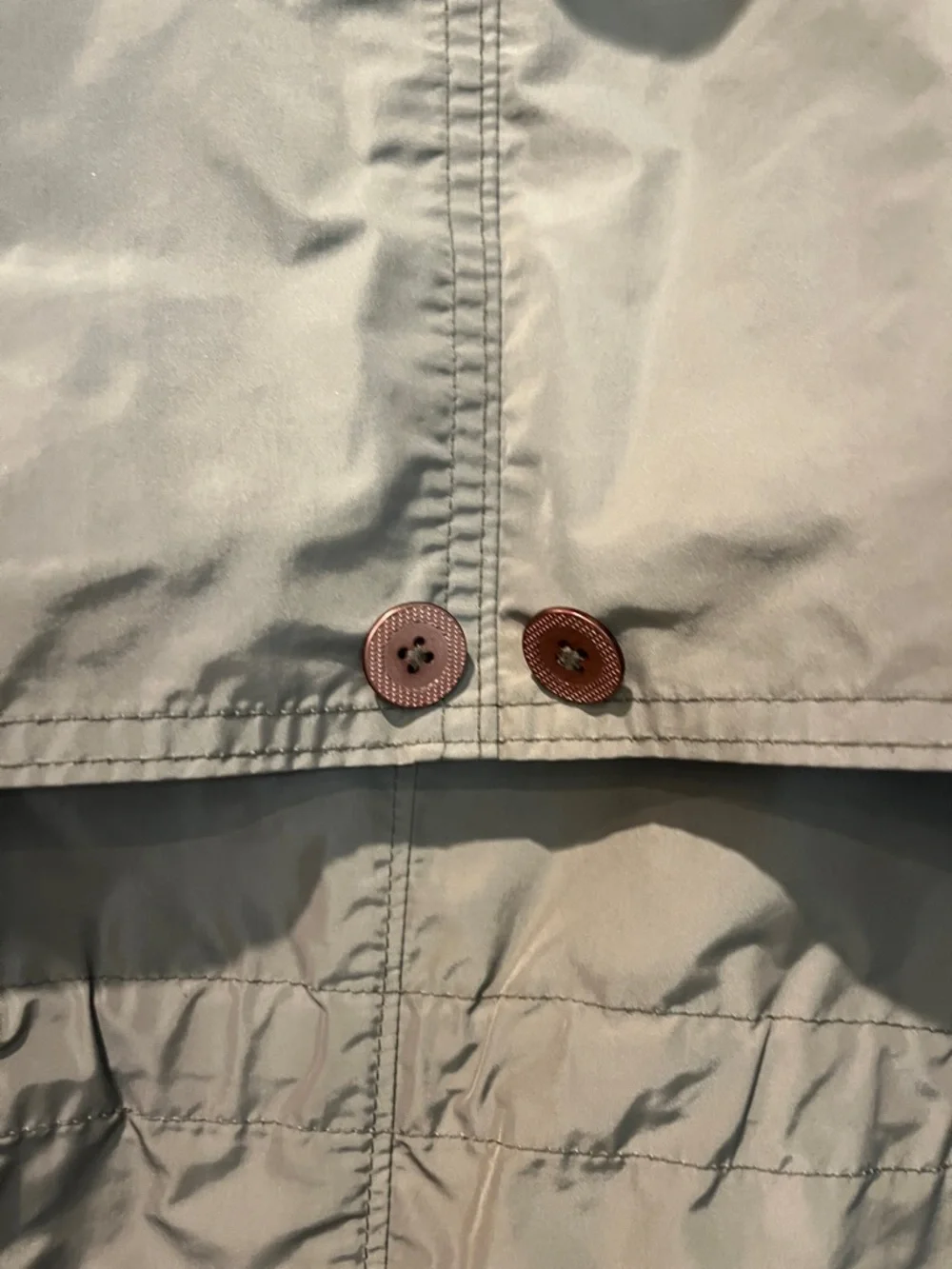 Mountain Hardwear Raincoat - Picture 4 of 7